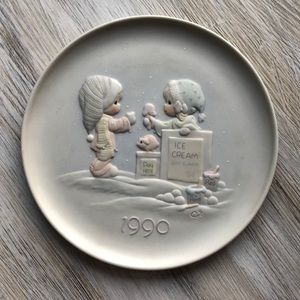 Precious Moments Christmas Plate